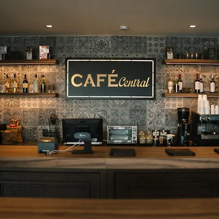 Hotel Canada-3